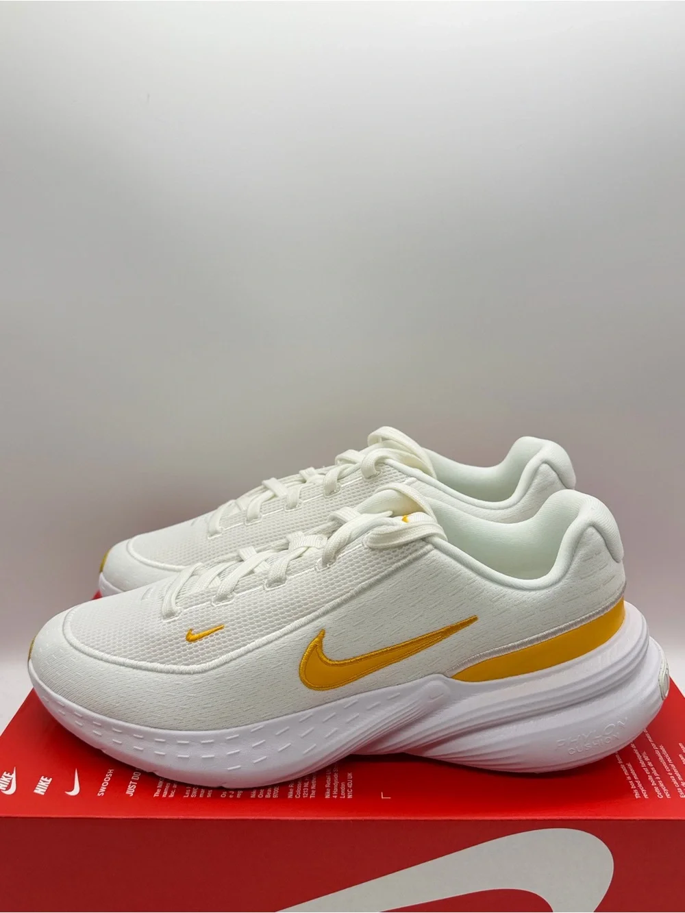 Nike Uplift SC University Gold IB2765-105 Men’s Size 12